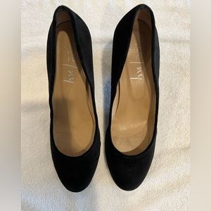 French Sole NY Trance Black Velvet Heel. Size 8.5